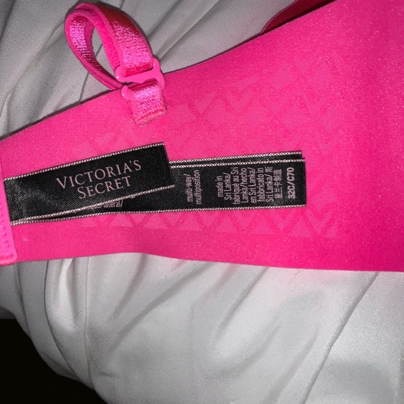 VS 32C Hot pink padded bra - Picture 3 of 3